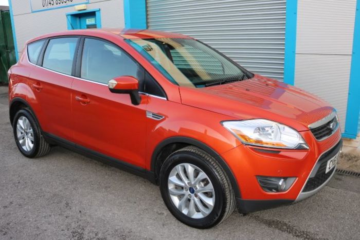 Ford Kuga 2.0 TDCi 163 Titanium 5dr Powershift 4x4 Estate Diesel Red