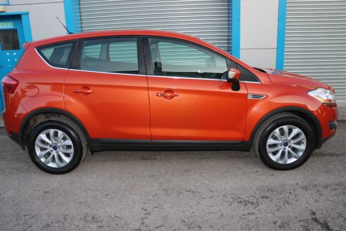 Ford Kuga 2.0 TDCi 163 Titanium 5dr Powershift 4x4 Estate Diesel Red