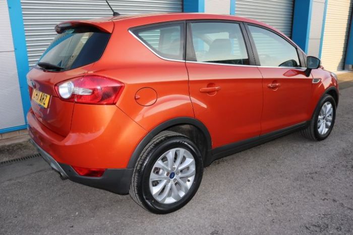 Ford Kuga 2.0 TDCi 163 Titanium 5dr Powershift 4x4 Estate Diesel Red