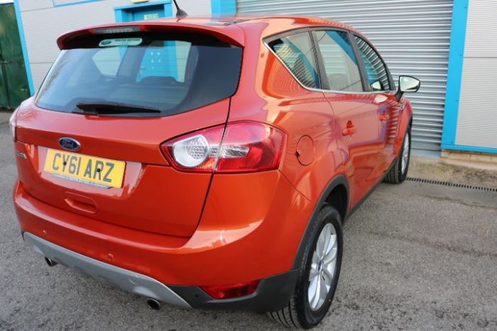 Ford Kuga 2.0 TDCi 163 Titanium 5dr Powershift 4x4 Estate Diesel Red