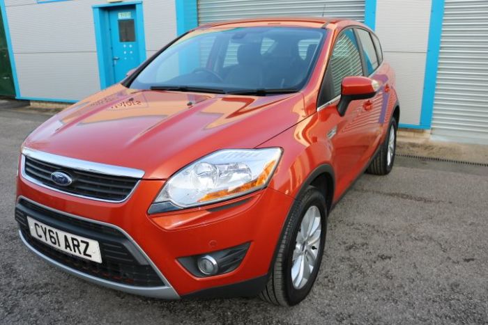 Ford Kuga 2.0 TDCi 163 Titanium 5dr Powershift 4x4 Estate Diesel Red