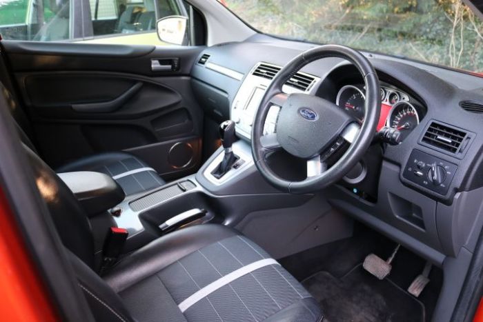 Ford Kuga 2.0 TDCi 163 Titanium 5dr Powershift 4x4 Estate Diesel Red