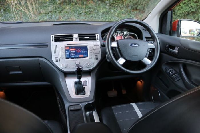 Ford Kuga 2.0 TDCi 163 Titanium 5dr Powershift 4x4 Estate Diesel Red