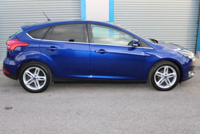 Ford Focus 1.0 EcoBoost 125 Titanium 5dr Hatchback Petrol Blue