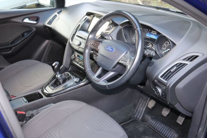 Ford Focus 1.0 EcoBoost 125 Titanium 5dr Hatchback Petrol Blue