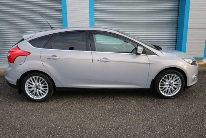 Ford Focus 1.0 125 EcoBoost Zetec 5dr Hatchback Petrol Silver