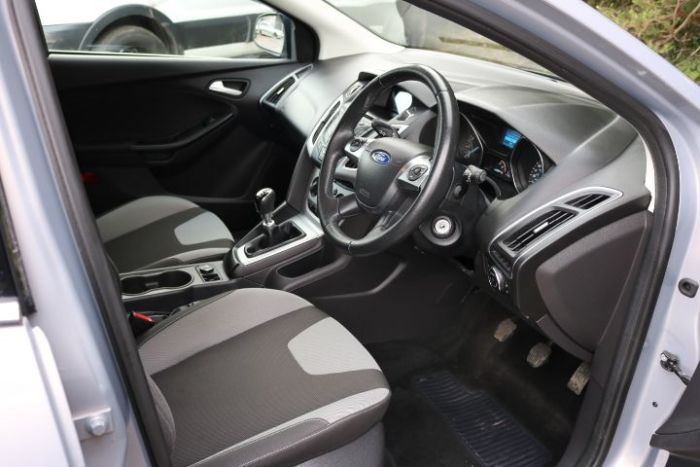 Ford Focus 1.0 125 EcoBoost Zetec 5dr Hatchback Petrol Silver