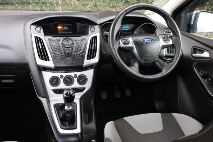Ford Focus 1.0 125 EcoBoost Zetec 5dr Hatchback Petrol Silver