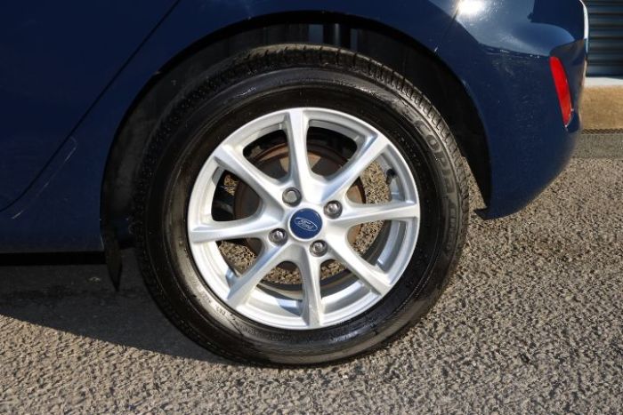 Ford Fiesta 1.1 Zetec 5dr Hatchback Petrol Blue