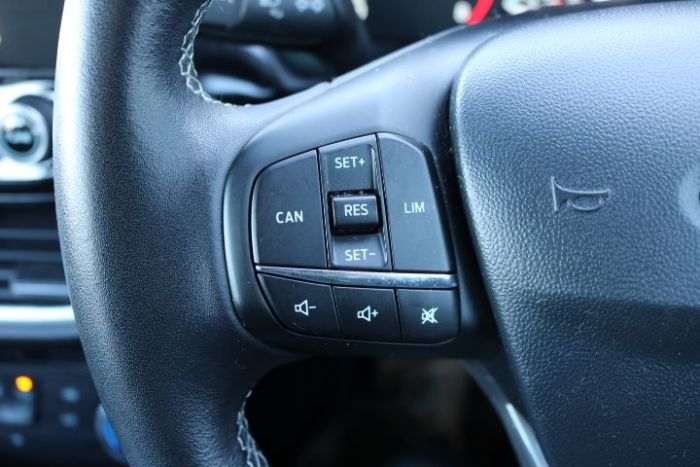 Ford Fiesta 1.1 Zetec 5dr Hatchback Petrol Blue
