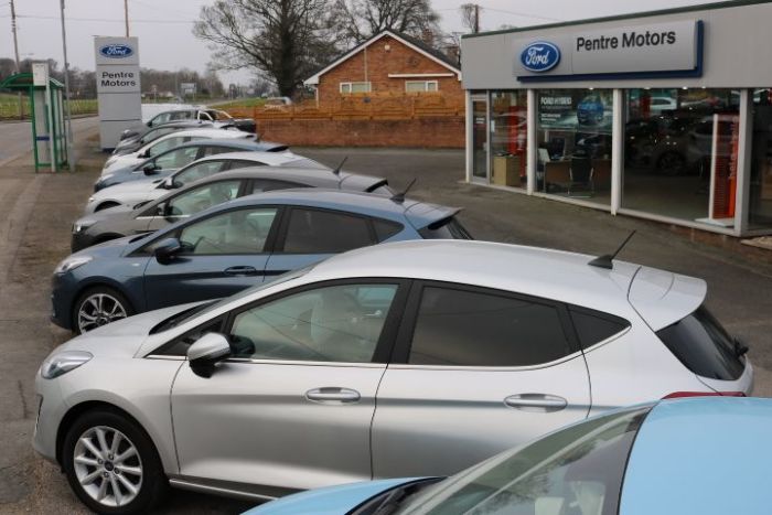 Ford Kuga 2.0 TDCi 180 ST-Line X 5dr Auto 4x4 Hatchback Diesel Red
