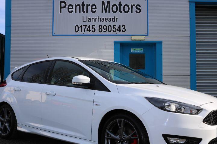 Ford Focus 1.5 EcoBoost 182 ST-Line X 5dr Hatchback Petrol White