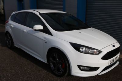Ford Focus 1.5 EcoBoost 182 ST-Line X 5dr Hatchback Petrol White