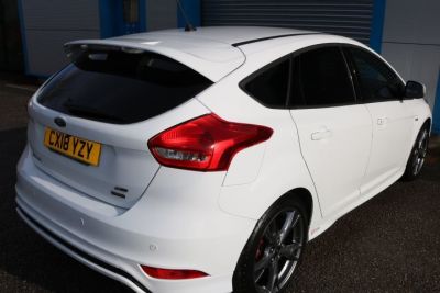 Ford Focus 1.5 EcoBoost 182 ST-Line X 5dr Hatchback Petrol White
