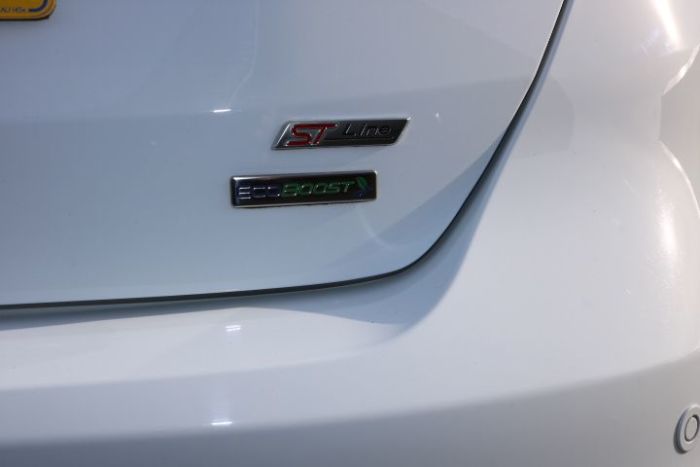 Ford Focus 1.5 EcoBoost 182 ST-Line X 5dr Hatchback Petrol White