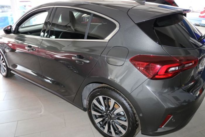 Ford Focus Titanium Vignale 1.0Ecoboost (125ps) Hatchback Petrol Magnetic Grey