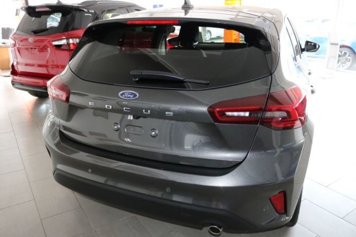 Ford Focus Titanium Vignale 1.0Ecoboost (125ps) Hatchback Petrol Magnetic Grey