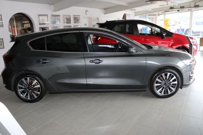 Ford Focus Titanium Vignale 1.0Ecoboost (125ps) Hatchback Petrol Magnetic Grey