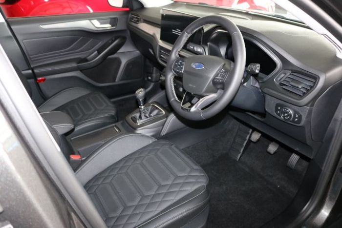 Ford Focus Titanium Vignale 1.0Ecoboost (125ps) Hatchback Petrol Magnetic Grey