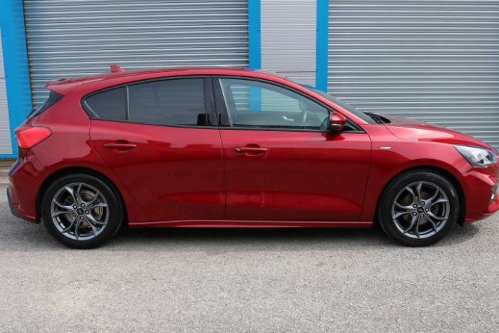 Ford Focus 1.0 EcoBoost 125 ST-Line 5dr Hatchback Petrol Red