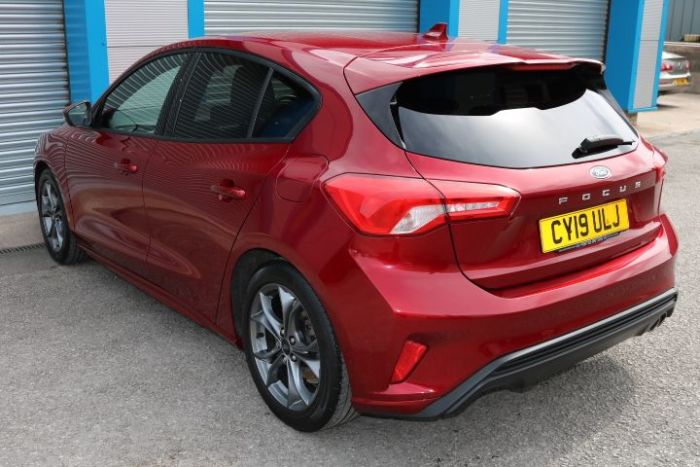 Ford Focus 1.0 EcoBoost 125 ST-Line 5dr Hatchback Petrol Red