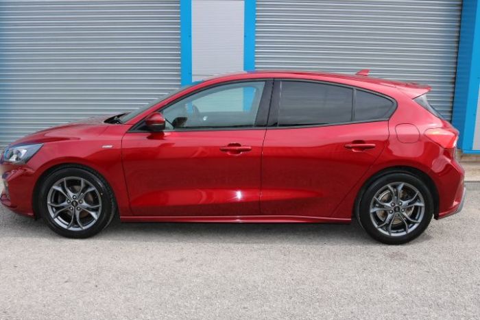 Ford Focus 1.0 EcoBoost 125 ST-Line 5dr Hatchback Petrol Red