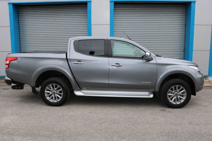 Mitsubishi L200 2.4 Double Cab DI-D 178 Warrior 4WD Auto Pick Up Diesel Grey