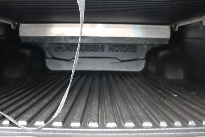 Mitsubishi L200 2.4 Double Cab DI-D 178 Warrior 4WD Auto Pick Up Diesel Grey