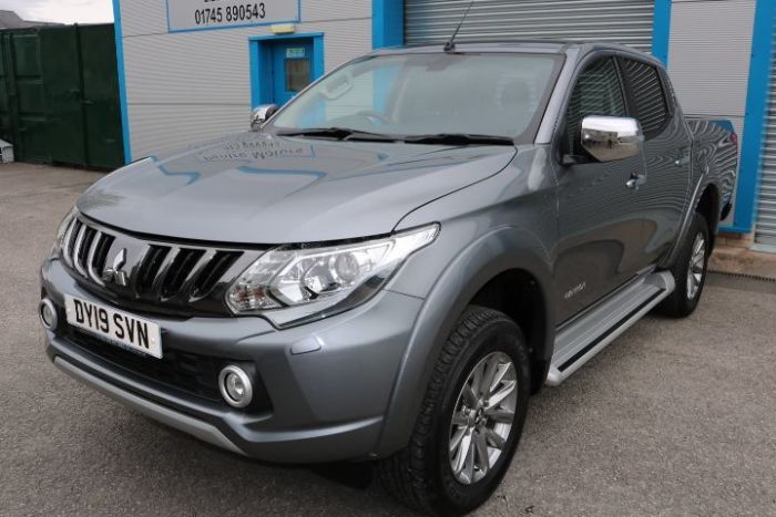 Mitsubishi L200 2.4 Double Cab DI-D 178 Warrior 4WD Auto Pick Up Diesel Grey