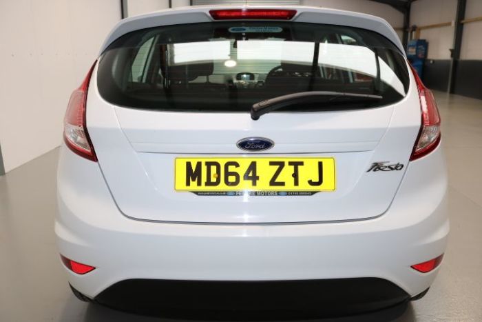 Ford Fiesta 1.25 82 Zetec 5dr Hatchback Petrol White