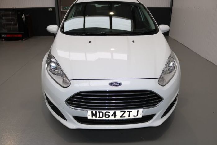 Ford Fiesta 1.25 82 Zetec 5dr Hatchback Petrol White