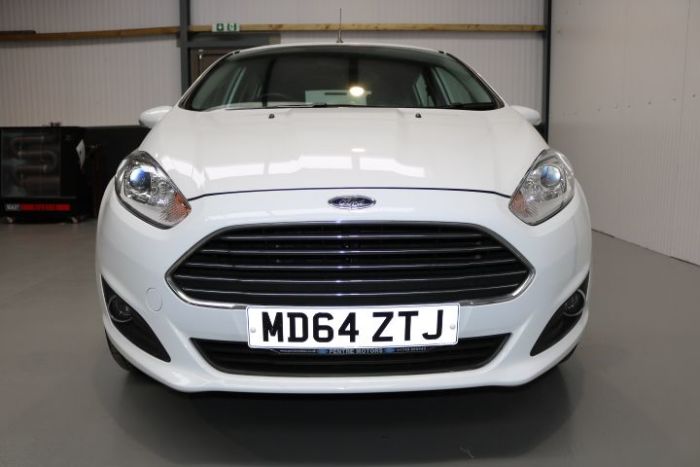 Ford Fiesta 1.25 82 Zetec 5dr Hatchback Petrol White