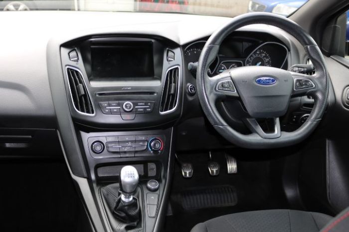 Ford Focus 1.0 EcoBoost 125 ST-Line 5dr Hatchback Petrol Blue