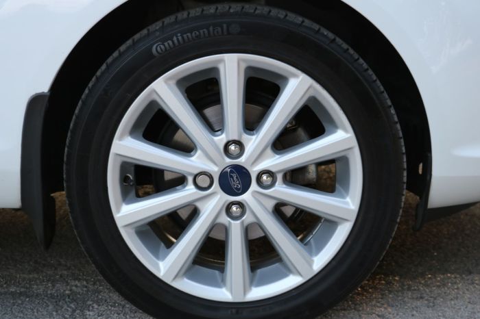 Ford Fiesta 1.0 EcoBoost Titanium 5dr Hatchback Petrol White