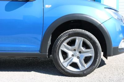 Dacia Sandero Stepway 0.9 TCe Laureate 5dr Hatchback Petrol Blue