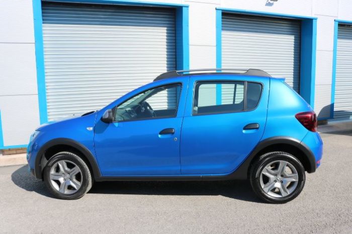 Dacia Sandero Stepway 0.9 TCe Laureate 5dr Hatchback Petrol Blue