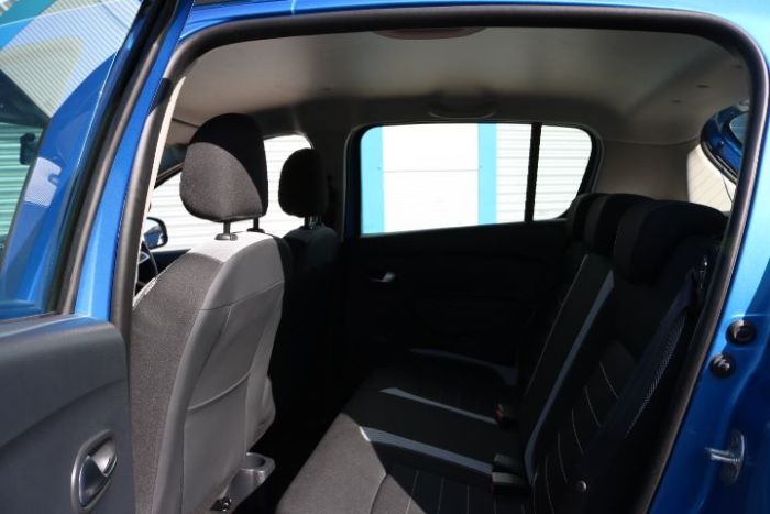 Dacia Sandero Stepway 0.9 TCe Laureate 5dr Hatchback Petrol Blue
