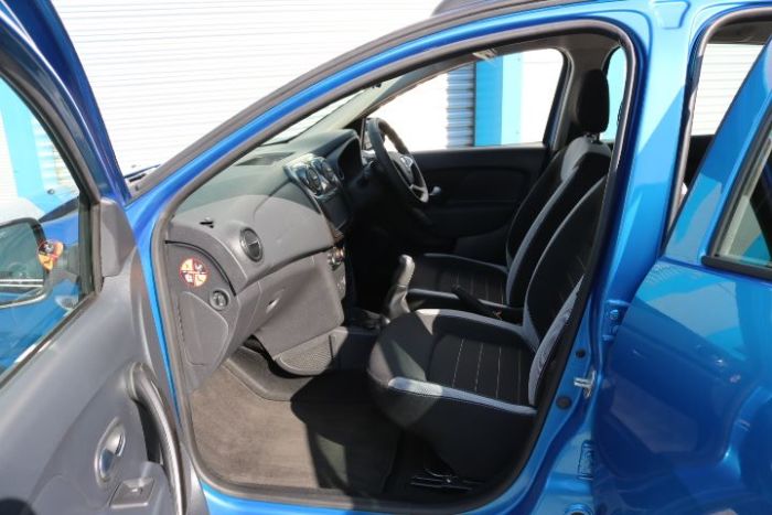 Dacia Sandero Stepway 0.9 TCe Laureate 5dr Hatchback Petrol Blue
