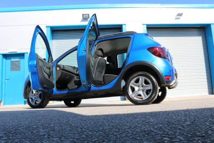 Dacia Sandero Stepway 0.9 TCe Laureate 5dr Hatchback Petrol Blue