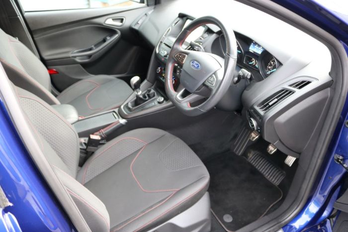 Ford Focus 1.0 EcoBoost 140 ST-Line X 5dr Hatchback Petrol Blue